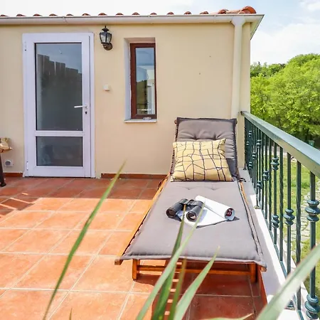 Apartament Acropolis With Parking Next To Center