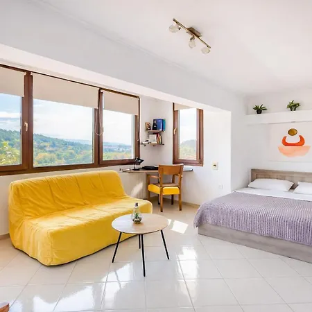 Appartement Acropolis With Parking Next To Center